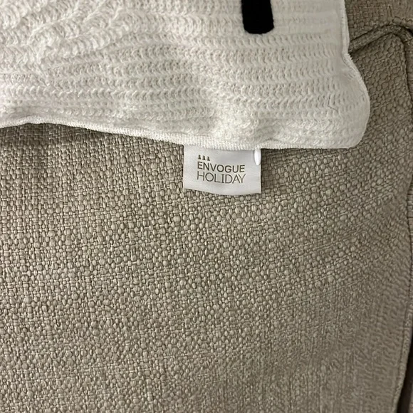 Christmas Holiday Pillow/beautiful quality and Display - Picture 2 of 3